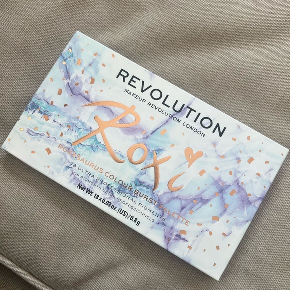 Makeup Revolution Other - Makeup Revolution X “ROXXSAURUS” Roxi Colour Burst Palette